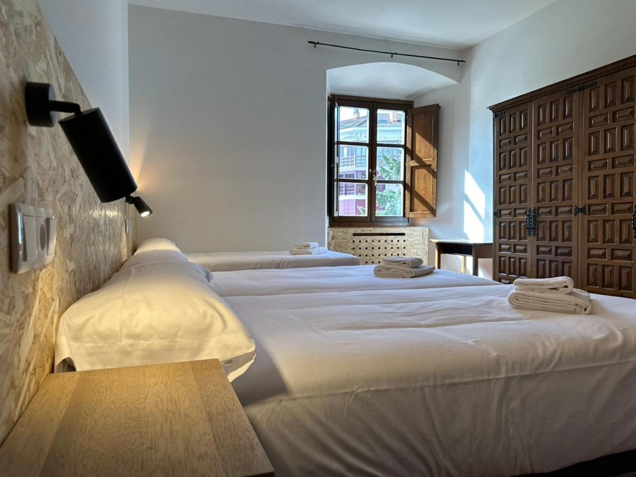 Hotel Y Albergue Real Fabrica De Ezcaray Exterior photo